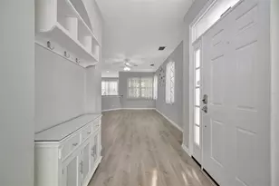 547 Black Lion Dr NE, Saint Petersburg, FL 33716 - Photo 7