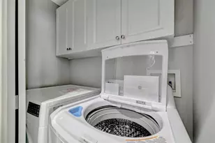 547 Black Lion Dr NE, Saint Petersburg, FL 33716 - Photo 29