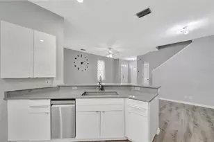 547 Black Lion Dr NE, Saint Petersburg, FL 33716 - Photo 15
