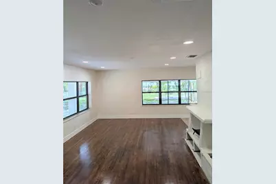 8206 N 19th Street, Tampa, FL 33604 - Photo 9