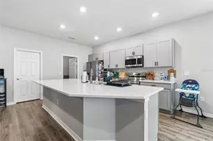 35271 Crescent Creek Dr, Zephyrhills, FL 33541 - Photo 13