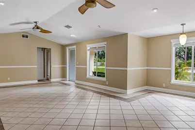 8205 Westridge Drive, Tampa, FL 33615 - Photo 9