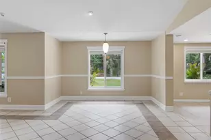 8205 Westridge Dr, Tampa, FL 33615 - Photo 9