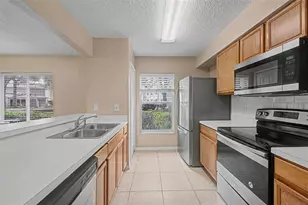 7434 E Bank Dr, Tampa, FL 33617 - Photo 5