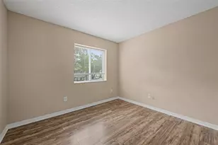 7434 E Bank Dr, Tampa, FL 33617 - Photo 19