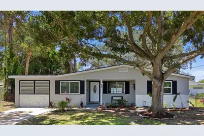 923 N Palm Drive SW, Largo, FL 33770 - Photo 1