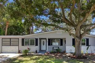 923 N Palm Dr SW, Largo, FL 33770 - Photo 1