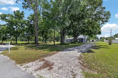 4535 Meadowview Drive, Lakeland, FL 33810 - Photo 3