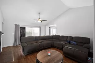 906 Lakemont Hills Blvd, Brandon, FL 33510 - Photo 5