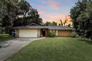 6904 Williams Rd, Seffner, FL 33584 - Photo 1