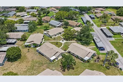 1906 Canterbury Lane #26, Sun City Center, FL 33573 - Photo 23