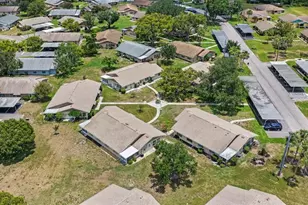 1906 Canterbury Ln, Sun City Center, FL 33573 - Photo 23