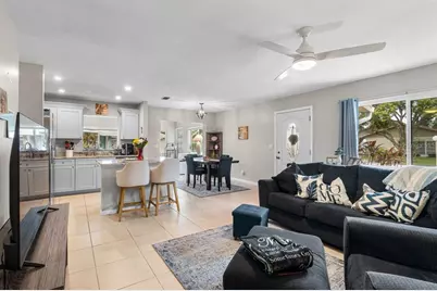 1906 Canterbury Lane #26, Sun City Center, FL 33573 - Photo 5