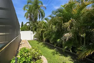 124 Colony S Dr, Tarpon Springs, FL 34689 - Photo 43