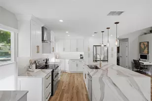 124 Colony S Dr, Tarpon Springs, FL 34689 - Photo 17