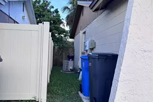 10102 Missy Ct, Tampa, FL 33615 - Photo 19