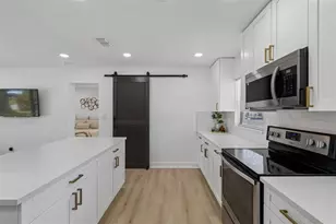 1702 W Johnston Ave, Tampa, FL 33603 - Photo 15