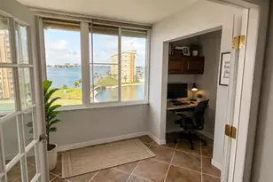 4575 Cove Cir, Saint Petersburg, FL 33708 - Photo 17
