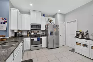 2911 Jacob Crossing Ln, Holiday, FL 34691 - Photo 3