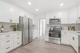 2534 19th St S, Saint Petersburg, FL 33712 - Photo 5