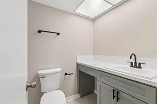 4705 1st St NE, Saint Petersburg, FL 33703 - Photo 21