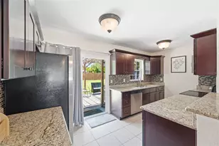 8685 Magnolia Dr, Seminole, FL 33777 - Photo 15