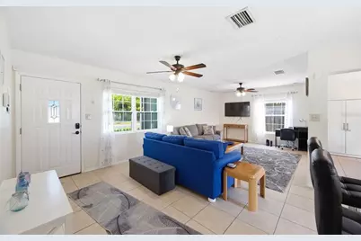 8685 Magnolia Drive, Seminole, FL 33777 - Photo 7