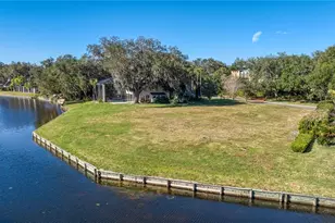 814 Taray De Avila, Tampa, FL 33613 - Photo 3