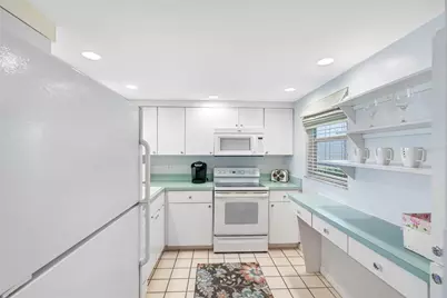 7871 Sailboat Key Boulevard S #106, South Pasadena, FL 33707 - Photo 3