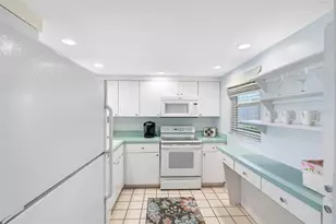 7871 Sailboat Key Blvd S, South Pasadena, FL 33707 - Photo 3