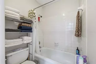 5104 Tennis Ct Cir, Tampa, FL 33617 - Photo 7