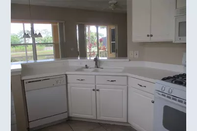 840 King Leon Way, Sun City Center, FL 33573 - Photo 9