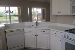 840 King Leon Way, Sun City Center, FL 33573 - Photo 9