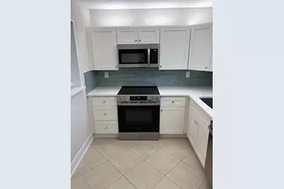 7405 Bay Island Drive S #120, South Pasadena, FL 33707 - Photo 5
