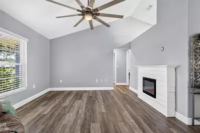 5002 Brandeis Circle S, Sarasota, FL 34243 - Photo 7