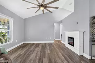 5002 Brandeis Cir S, Sarasota, FL 34243 - Photo 7