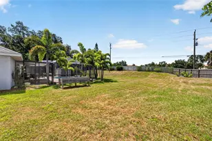 5002 Brandeis Cir S, Sarasota, FL 34243 - Photo 39