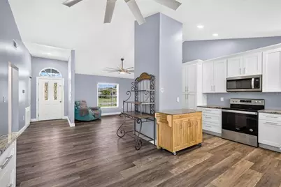 5002 Brandeis Circle S, Sarasota, FL 34243 - Photo 13
