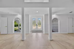 17309 Linda Vista Cir, Lutz, FL 33548 - Photo 9