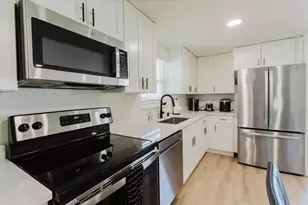 916 17th St N, Saint Petersburg, FL 33713 - Photo 17