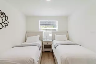 916 17th St N, Saint Petersburg, FL 33713 - Photo 29