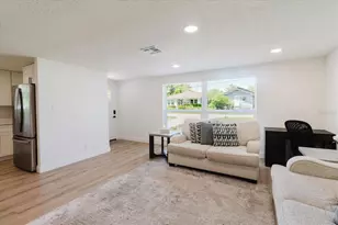 916 17th St N, Saint Petersburg, FL 33713 - Photo 9