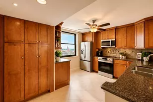 7300 Sun Island Dr S, Saint Petersburg, FL 33707 - Photo 3
