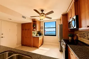7300 Sun Island Dr S, Saint Petersburg, FL 33707 - Photo 5