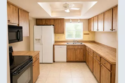16518 Silverhill Drive, Tampa, FL 33624 - Photo 9