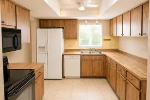 16518 Silverhill Dr, Tampa, FL 33624 - Photo 9