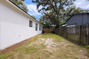 4220 E Eva St, Tampa, FL 33617 - Photo 5