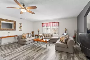1816 Granville Ln, Sun City Center, FL 33573 - Photo 9