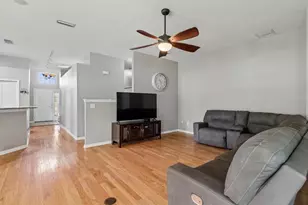4734 Whispering Wind Ave, Tampa, FL 33614 - Photo 9