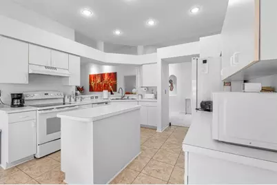 1005 McDaniel Street, Sun City Center, FL 33573 - Photo 9